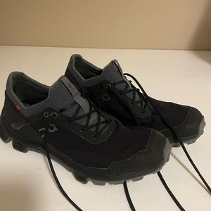 On cloud hiking / trail running shoes